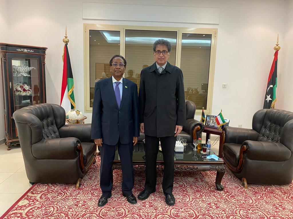 زيارة سعادة السفير إلى سفارة دولة ليبيا 