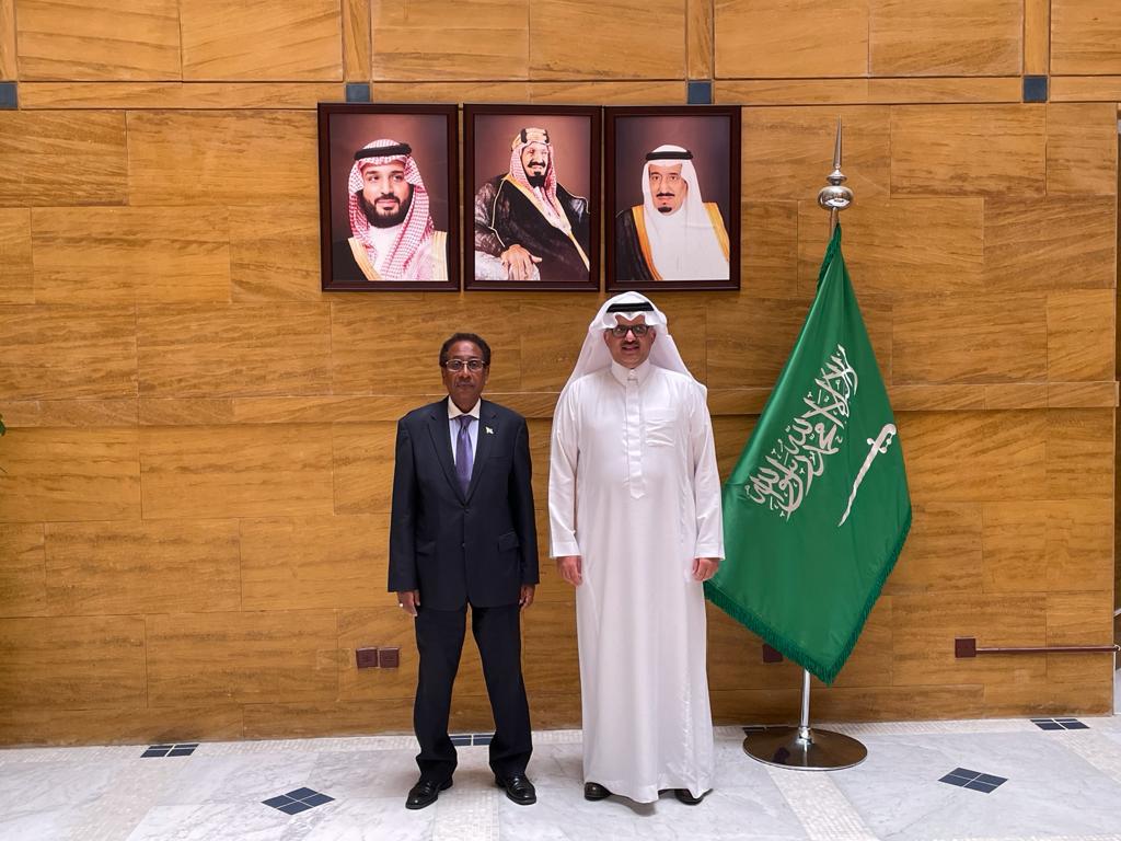 زيارة سعادة السفير إلى سفارة المملكة العربية السعودية 